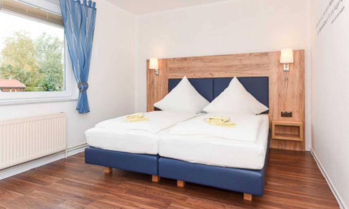 Altharlingersiel House | Double room C - Huus an't Deep in Altharlingersiel