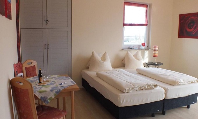 Kirrweiler Bed & Breakfast | Double room, shower, WC, 1 bedroom - Wine and guest house Matt-Schwaab