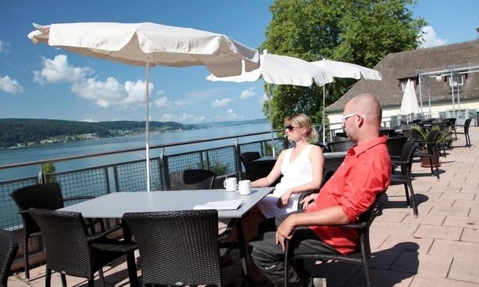 Reichenau Apartment | Double room with double beds, shower/WC