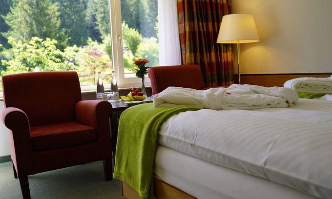 Obertal Apartment | Double room with shower and bath