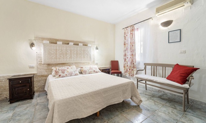 Gonnesa Apartment | Double room with shared pool and kitchen, Wi-Fi and air conditioning