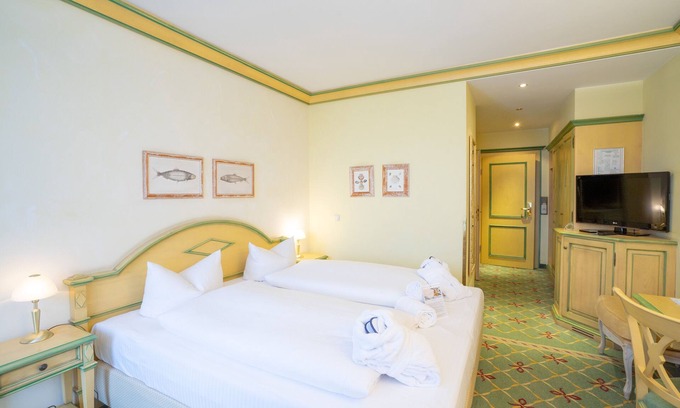 Binz Resort | Double room with side sea view and balcony - Rugard Thermal Strandhotel 4
