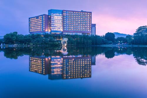 Guangzhou Science City Hotel | DoubleTree by Hilton Guangzhou Science City-Free Shuttle Bus Service During Canton Fair Period