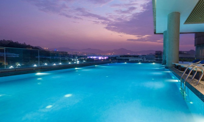 Guangzhou Science City Hotel | DoubleTree by Hilton Guangzhou Science City-Free Shuttle Bus Service During Canton Fair Period