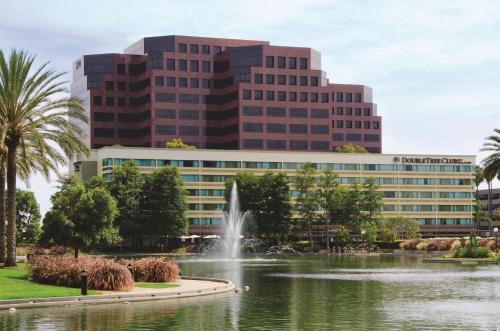Santa Ana Hotel | DoubleTree by Hilton Orange County Airport