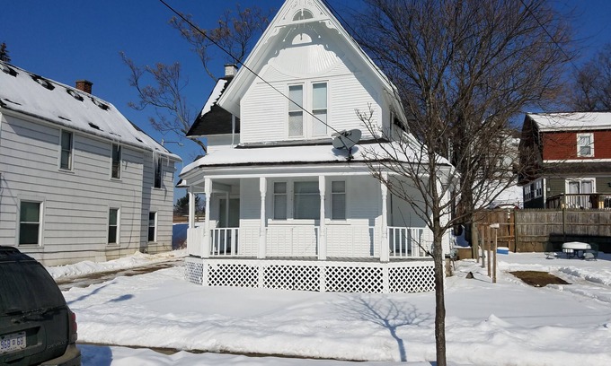 Creston Heights House | Downtown 2-Story Victorian-Style Cottage