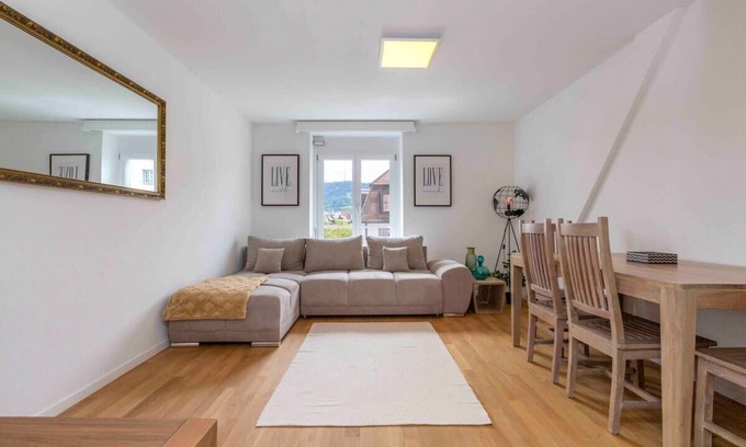 Werd Apartment | Downtown Charming 2-BR Loft Apartment 5A