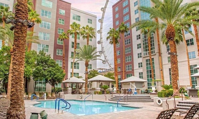 Las Vegas Strip Resort | Downtown Vegas, Full Kitchen, Luxurious Resort-1 Bedroom at Flamingo by Hilton