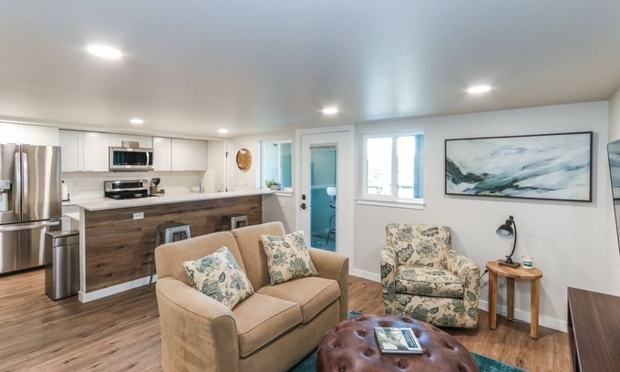 Brownstown Apartment | Downtown Yakima 2-Bedroom apartment on 2nd floor of The Hittle Building