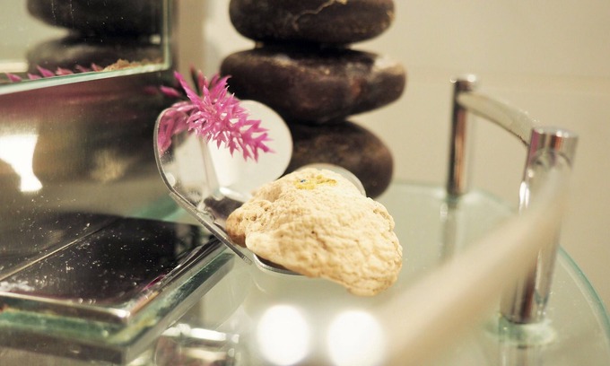 Whitby Apartment | Dream Catcher Retreat - Luxurious Charming Modern Suite with splash of Glam