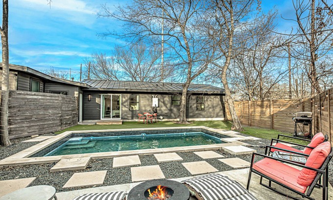 MLK House | Dream Stay w/Pool & Hotub for up to 20 Guests, Mins to DT Austin!