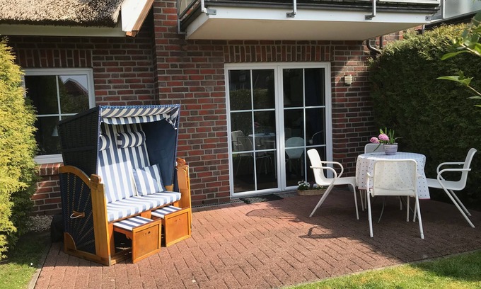 Wangerland Condo | Dreams under a thatched roof, terrace, WLAN, beach chair on the family beach free of charge