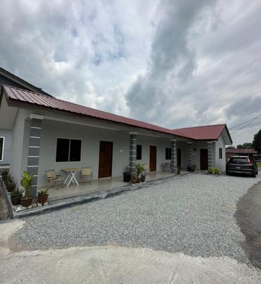 Kampung Tanjung Bidara Hotel | D’solok chalet