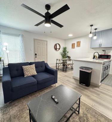 Park Central Apartment | DT Dallas l Modern 1BD l NorthPark & Galleria