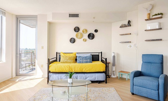 Downtown Condo | DTSS LuxePad 2B2B Rooftop Pool DC Views Lounge Gym