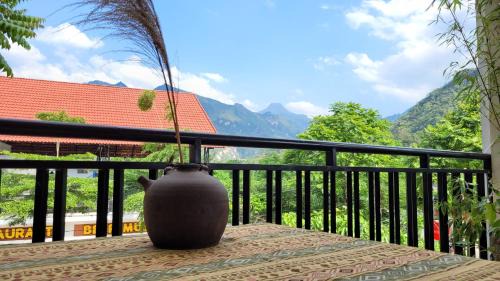 Yen Minh House | Du Gia View Homestay