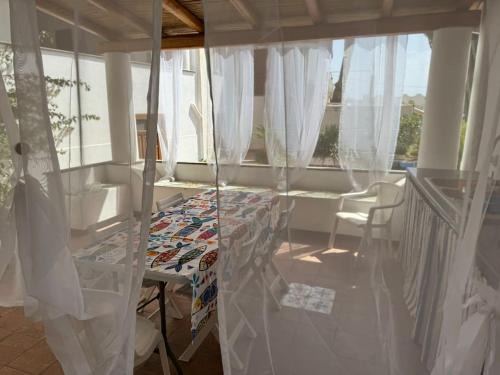 Stromboli Villa | Due camere matrimoniali e bagno