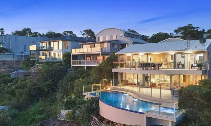 Killcare Heights House | Dungowan's Nest - All Seasons Coastal and National Park Retreat in Killcare