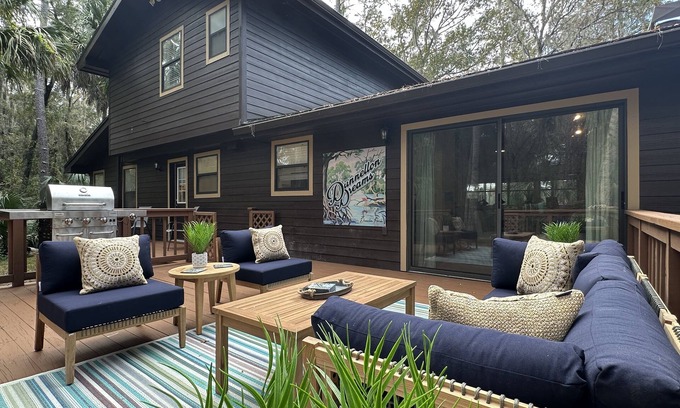 Dunnellon House | Dunnellon Dreams 3 Bedroom Home by RedAwning