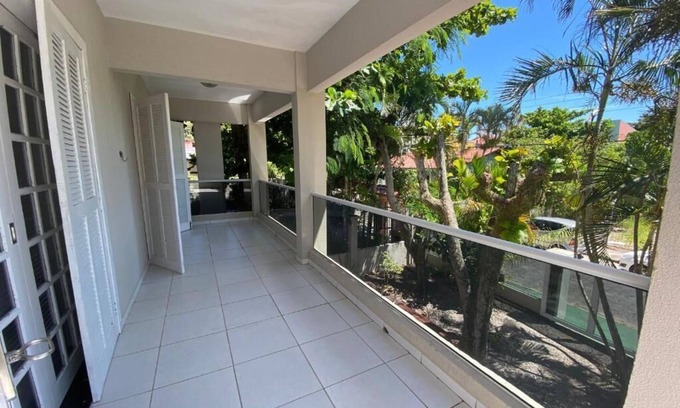 Ingleses Sul Apartment | Duplex with barbecue 70 meters from the sea on Ingleses beach