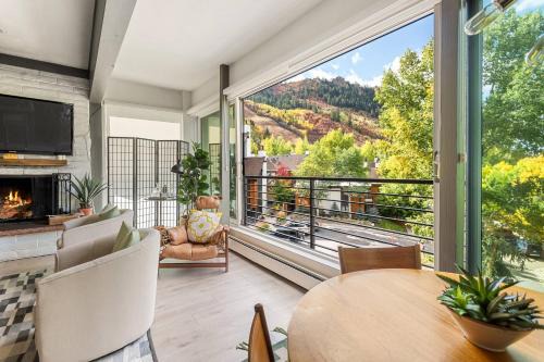Aspen House | Durant 6D