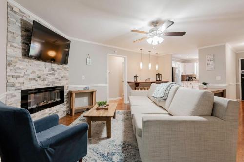 Irmo House | Dutch Creek Cottage- 10 mins to Lake Murray!