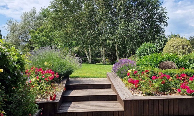 Saint-Maurice-en-Cotentin House | Dy flowers Saint-Maurice-en-Cotentin