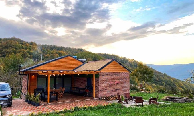 Golcuk Ski Chalet | eşsiz doğa manzarasında jakuzi keyfi sunan dağ evi