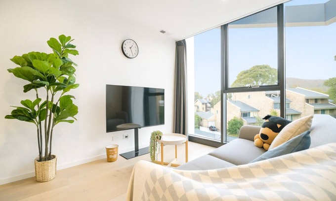 Reid Apartment | Easeful Canberra CBD 2BR Apt
