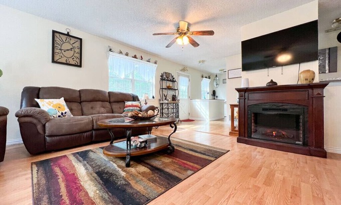 Murchison House | East Texas 2-Story House, only 17 miles to Canton, TX, 24 miles to Tyler, TX