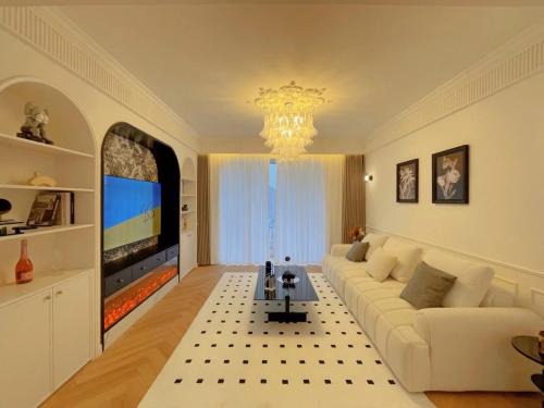 Huangpu Apartment | Eastern Hub - Bund Branch near the Bund and Xintiandi 3 bedrooms big house