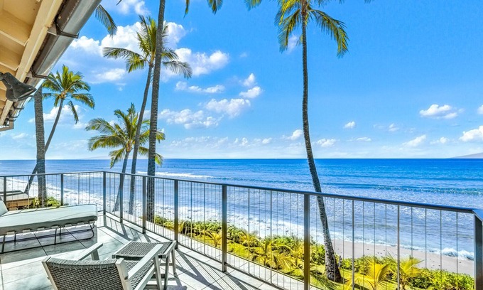 Downtown Lahaina Condo | Easy Accessible Oceanfront Luxury Townhome in Puamana