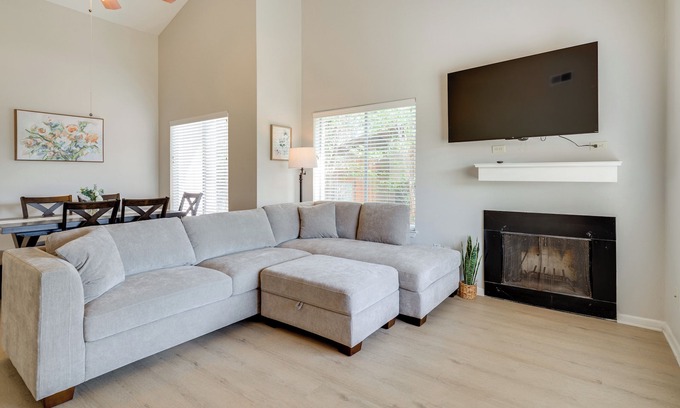 Bryan House | Easy Tailgate Access! Home 3 Mi to College Station