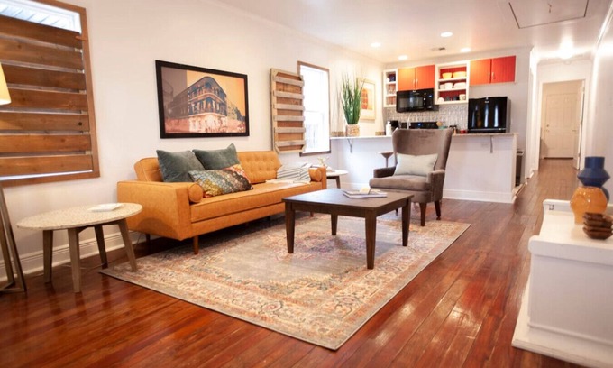 West Riverside Apartment | Eclectic Uptown Apt | Blocks to Magazine Street