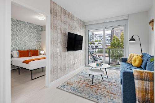 Mount Pleasant Apartment | Eco-Friendly Condo with AC Gym and Parking near SkyTrain for 5