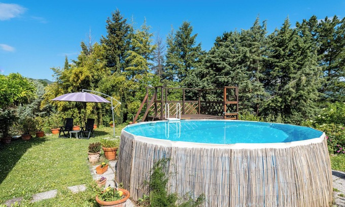 Nozanno Apartment | Eco-Friendly Farmhouse "Abbacca-là" 1' with Mountain View, Shared Pool and Wi-Fi