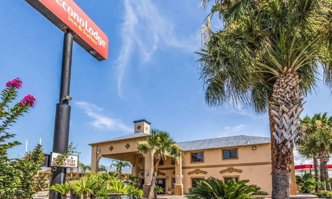 Central City Hotel | Econo Lodge Inn & Suites Corpus Christi