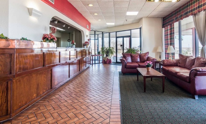 Dublin Hotel | Econo Lodge Inn & Suites Conference Center