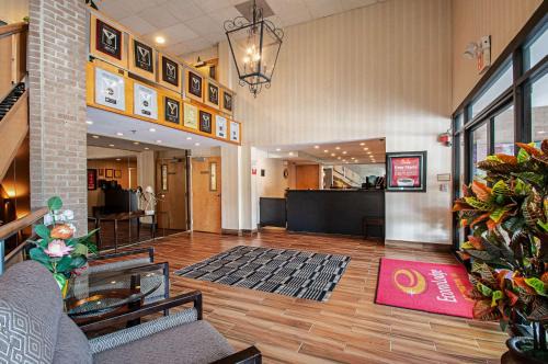 East Falls Church Cabin | Econo Lodge Metro