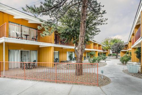 Old Southwest Cabin | Econo Lodge Near Reno-Sparks Convention Center