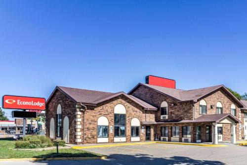 Renner Cabin | Econo Lodge North