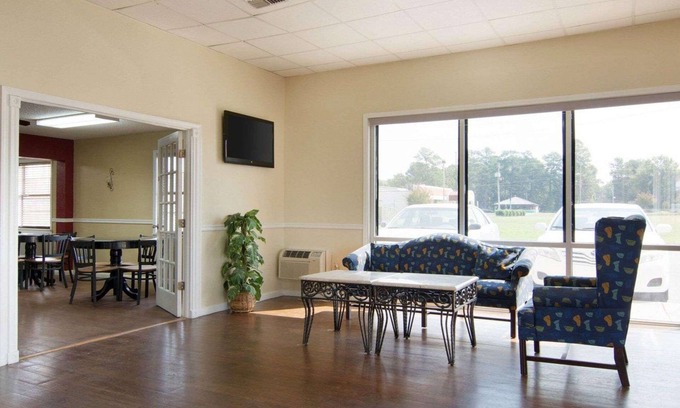 Pine Bluff Hotel | Econo Lodge Pine Bluff