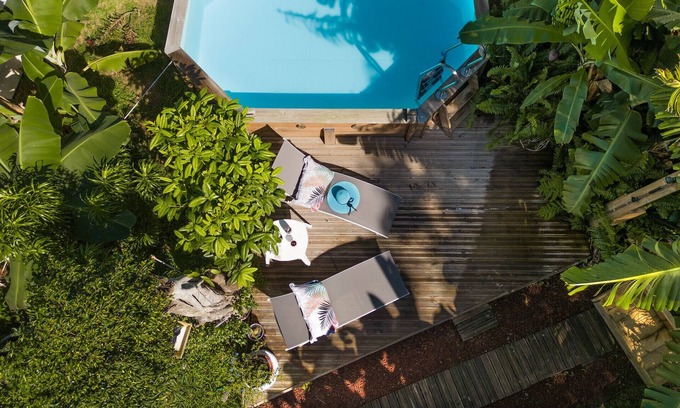 Sainte-Suzanne House | Ecrin de Daisy, joli bungalow avec piscine