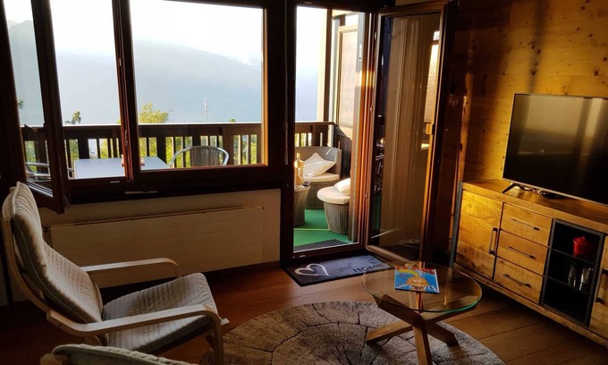 Saint-Pierre-de-Clages Apartment | Eden-Roc: Magnificent renovated studio with view, swimming pool and parking space