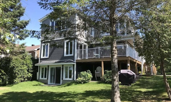 Stanstead Township Ski Chalet | Edge of Lake Lovering - Spa - Crépuscule