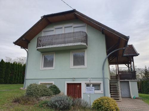 Egervar Apartment | Egervári Béres Vendégház-Tetőtéri apartman