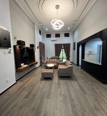 Simpang Ampat Villa | Eiffel Villa Homestay