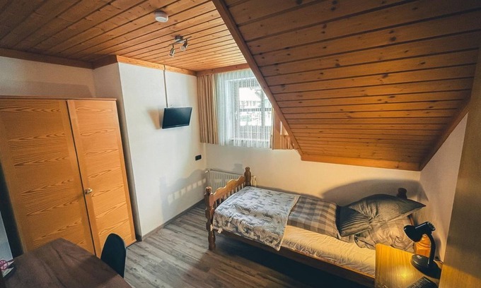 Millstatt Bed & Breakfast | Einzelzimmer 18, WC, Bad - Hotel-gasthof Lammersdorf