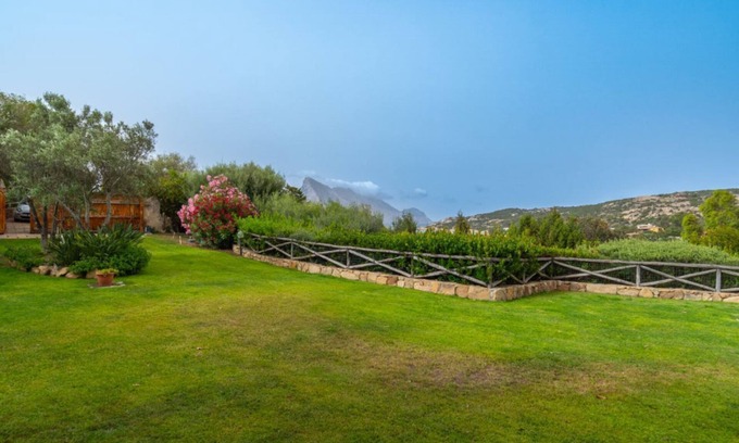 Tiriddo Apartment | EJA: Relaxing Oasis with Garden Just Steps