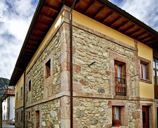 Cabrales House | El Camino Real II *